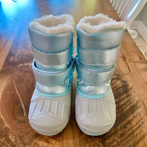 Cat & Jack Blue Lev Metallic Snow Boots Size 7 Toddler